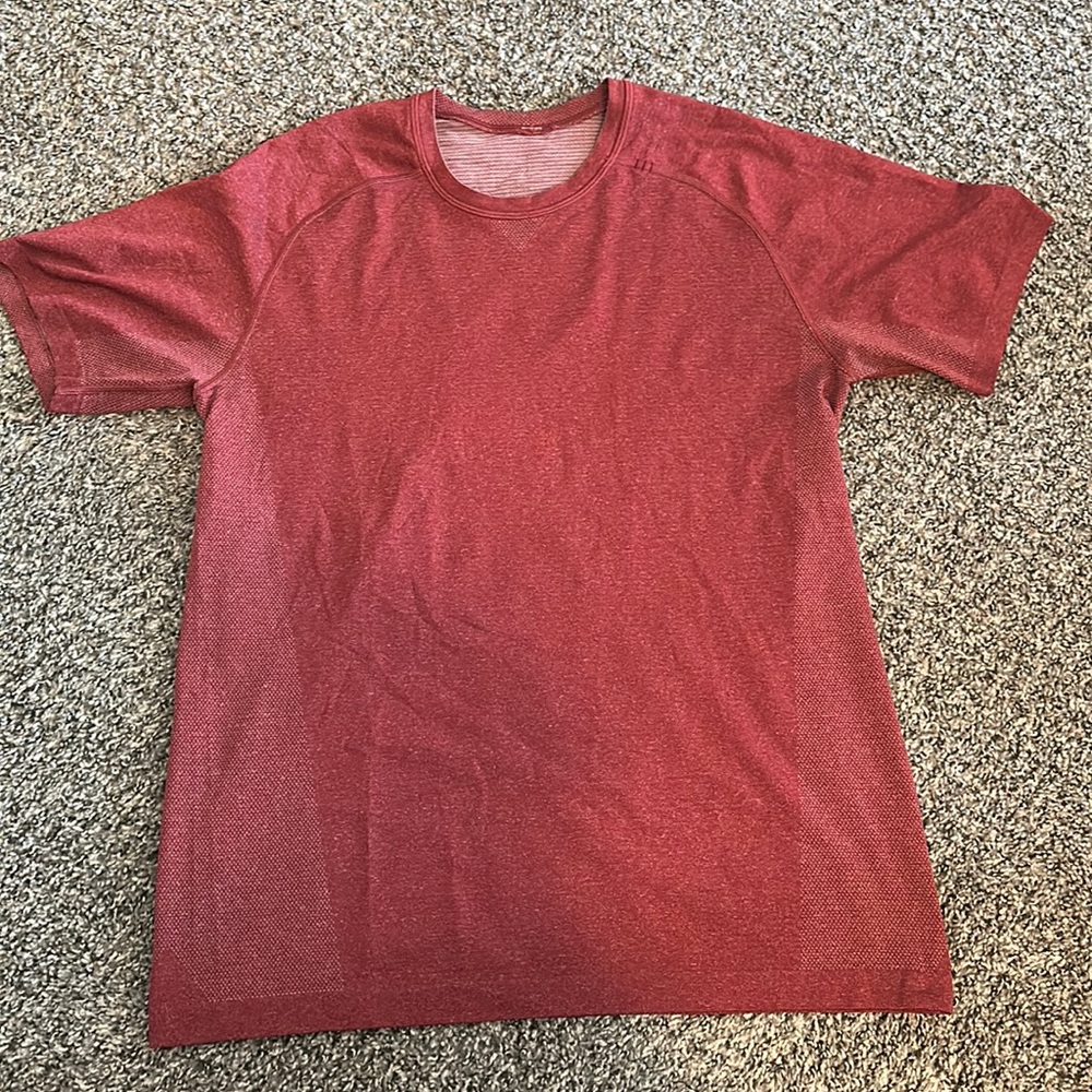 Lululemon shirt - Picture 1 of 2